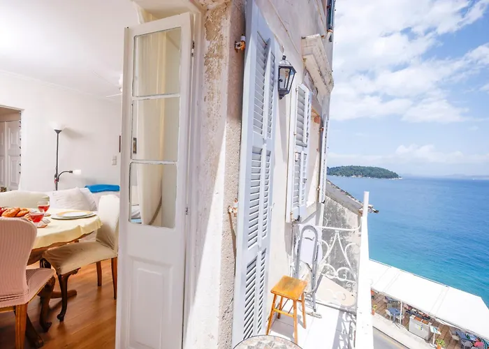 Ruby's Gem Corfu Apartament