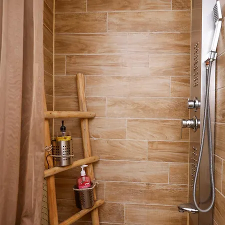 Ruby's Gem Corfu 公寓 *